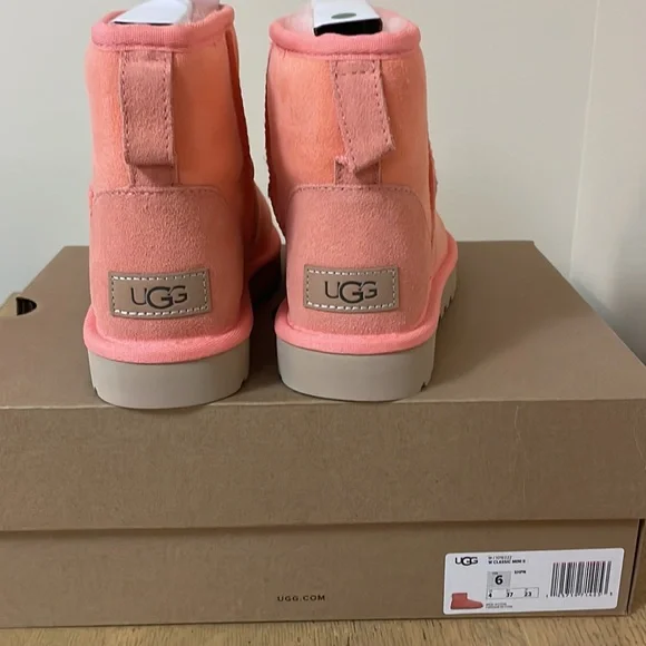 UGGS Genuine Classic Mini II Rare Color StarfishPink Wm Size 6 New in Box